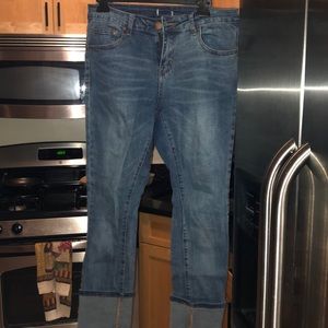 Skinny jeans with cuff bottom